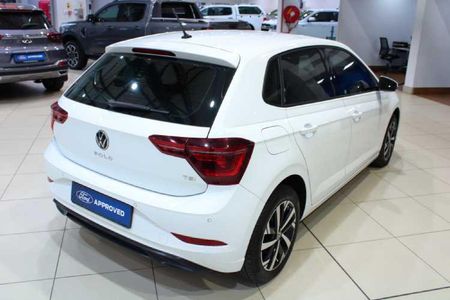 2024-Volkswagen-Polo-10-TSI-Life_6