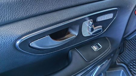 2020-Mercedes-Benz-V-Class-V-250d-Avantgarde-Auto_10
