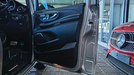 2020-Mercedes-Benz-V-Class-V-250d-Avantgarde-Auto_7