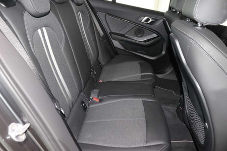 2021-BMW-1-Series-118i-Sport-Line_13