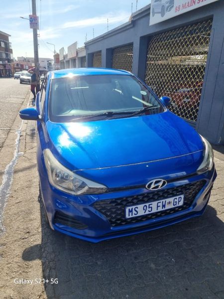 2020-Hyundai-i20-12-Motion_12