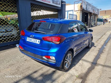 2020-Hyundai-i20-12-Motion_15