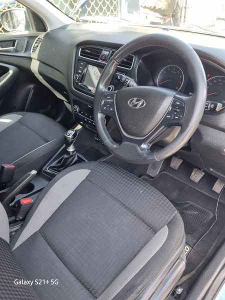 2020-Hyundai-i20-12-Motion_7