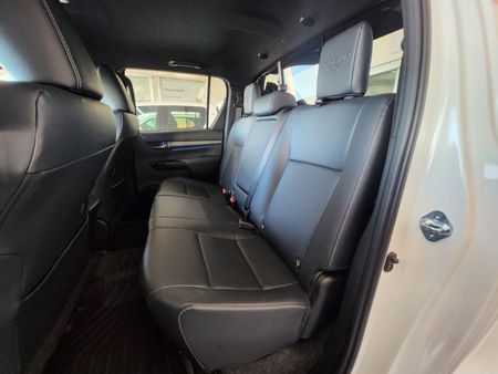 2025-Toyota-Hilux-28-GD-6-Raised-Body-Legend-Auto-Double-Cab_10