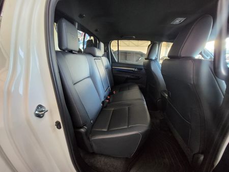 2025-Toyota-Hilux-28-GD-6-Raised-Body-Legend-Auto-Double-Cab_14