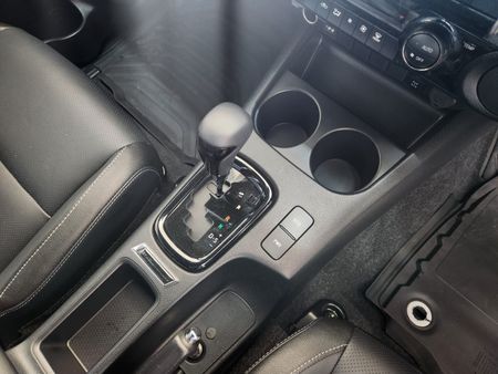 2025-Toyota-Hilux-28-GD-6-Raised-Body-Legend-Auto-Double-Cab_16
