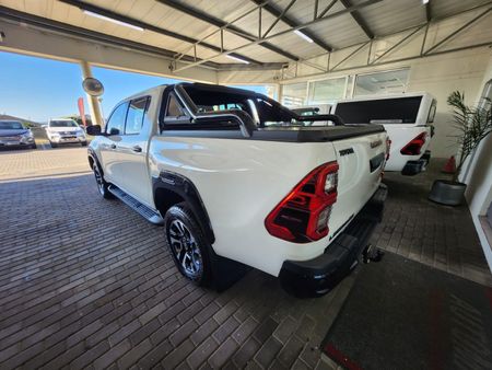 2025-Toyota-Hilux-28-GD-6-Raised-Body-Legend-Auto-Double-Cab_4