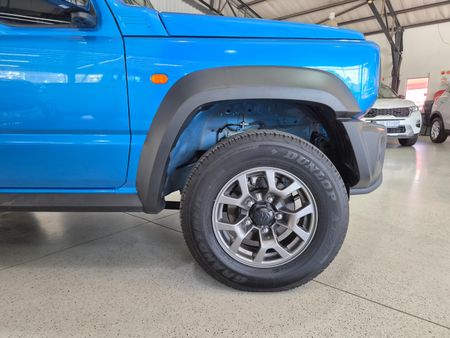 2025-Suzuki-Jimny-15-GLX-Auto_14