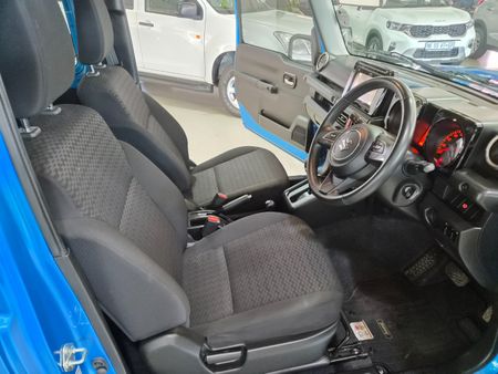 2025-Suzuki-Jimny-15-GLX-Auto_17