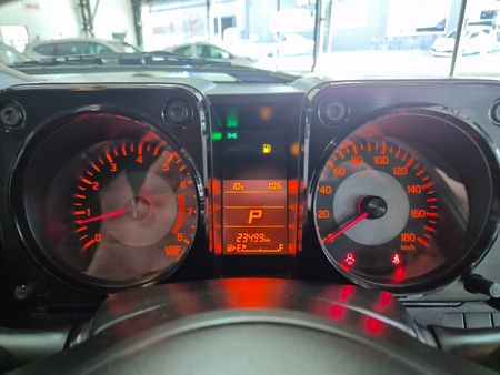 2025-Suzuki-Jimny-15-GLX-Auto_23