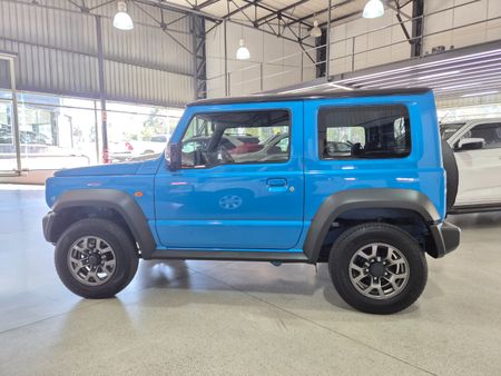 2025-Suzuki-Jimny-15-GLX-Auto_6