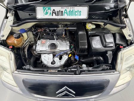 2004-Citroen-C2-14i-VTR_11