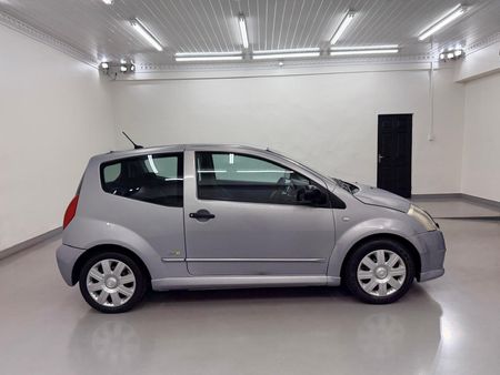 2004-Citroen-C2-14i-VTR_3