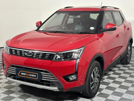 2022-Mahindra-XUV-300-12T-W8_0