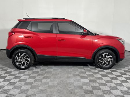 2022-Mahindra-XUV-300-12T-W8_16