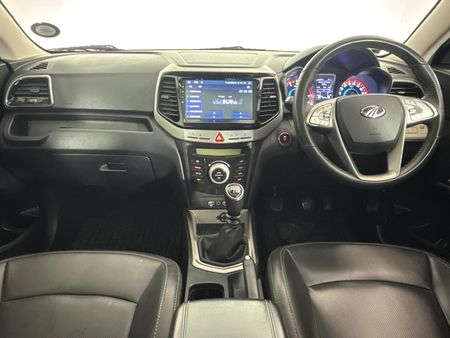 2022-Mahindra-XUV-300-12T-W8_1
