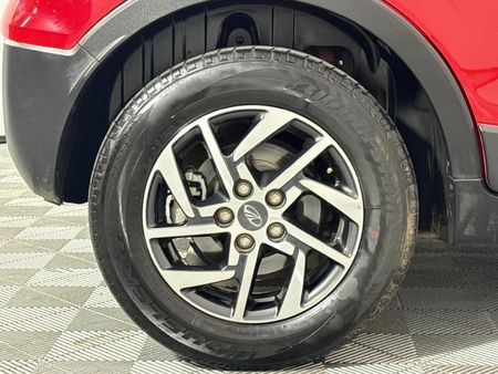 2022-Mahindra-XUV-300-12T-W8_7