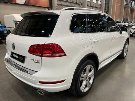 2014-Volkswagen-Touareg-30-V6-TDI-Auto-Bluemotion-180kW_2