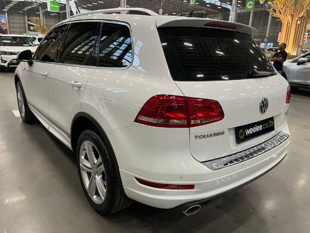 2014-Volkswagen-Touareg-30-V6-TDI-Auto-Bluemotion-180kW_4