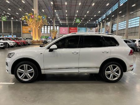 2014-Volkswagen-Touareg-30-V6-TDI-Auto-Bluemotion-180kW_5