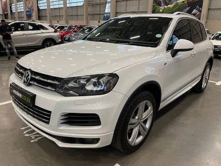 2014-Volkswagen-Touareg-30-V6-TDI-Auto-Bluemotion-180kW_6