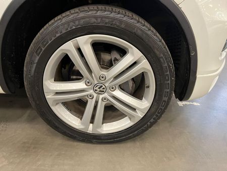 2014-Volkswagen-Touareg-30-V6-TDI-Auto-Bluemotion-180kW_8