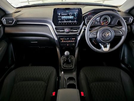 2026-Toyota-Urban-Cruiser-15-XS_13