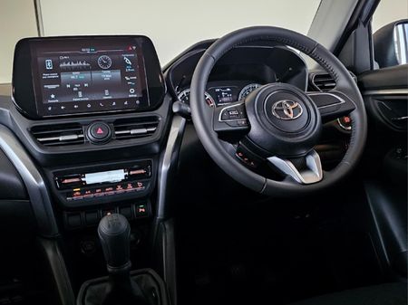2026-Toyota-Urban-Cruiser-15-XS_18