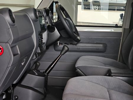 2026-Toyota-Land-Cruiser-79-28-GD-6-Double-Cab_11