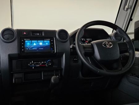 2026-Toyota-Land-Cruiser-79-28-GD-6-Double-Cab_15