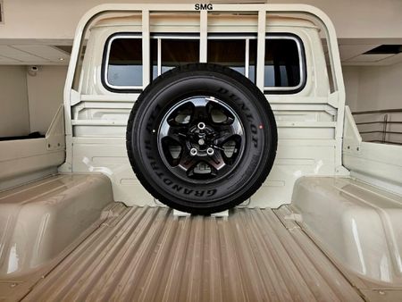 2026-Toyota-Land-Cruiser-79-28-GD-6-Double-Cab_16