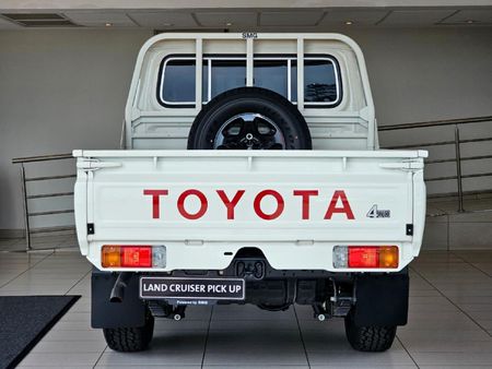 2026-Toyota-Land-Cruiser-79-28-GD-6-Double-Cab_8