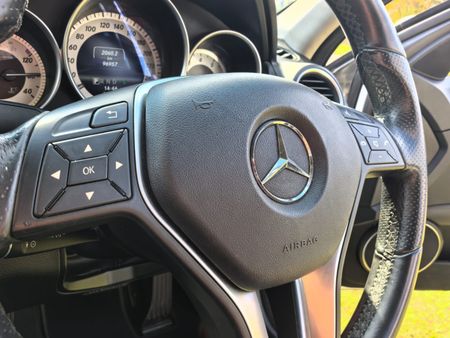 2012-Mercedes-Benz-C-Class-C-200-BE-Avantgarde-Auto_19