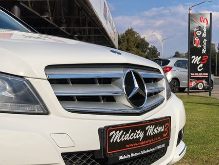 2012-Mercedes-Benz-C-Class-C-200-BE-Avantgarde-Auto_4