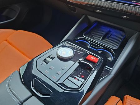 2026-BMW-M5_11