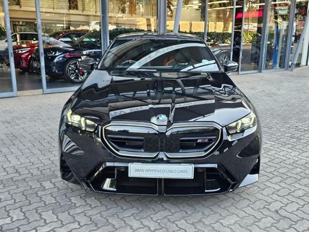 2026-BMW-M5_1