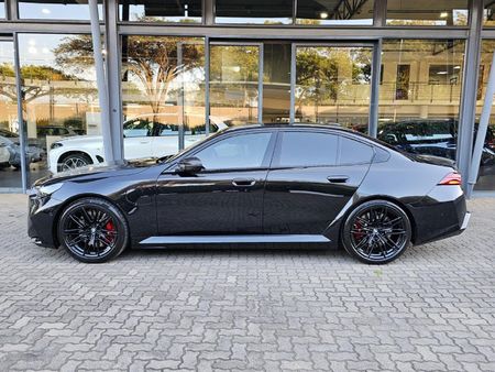 2026-BMW-M5_2