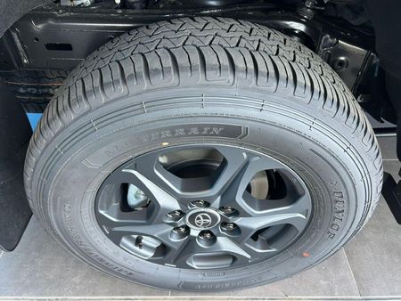 2026-Toyota-Land-Cruiser-300-V6-33D-GR-S_16