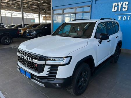 2026-Toyota-Land-Cruiser-300-V6-33D-GR-S_2