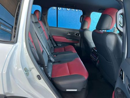 2026-Toyota-Land-Cruiser-300-V6-33D-GR-S_8