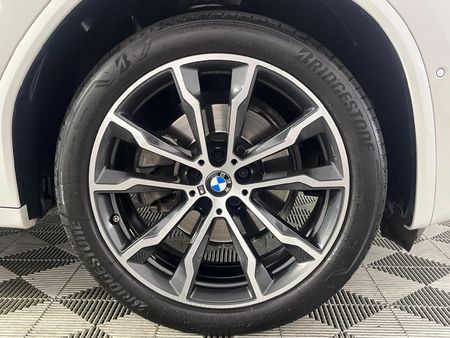 2022-BMW-X4-xDrive20d-M-Sport_16