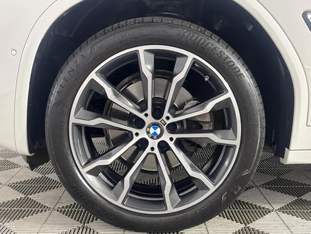 2022-BMW-X4-xDrive20d-M-Sport_4