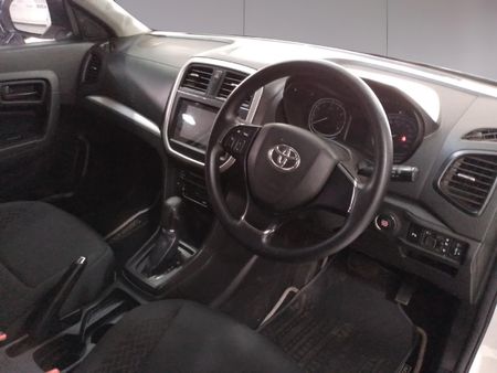 2022-Toyota-Urban-Cruiser-15-Xs-Auto_12