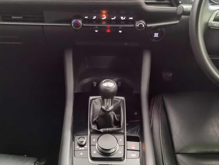 2020-Mazda-3-15-Active-5-dr_12