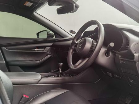2020-Mazda-3-15-Active-5-dr_15