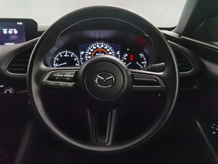 2020-Mazda-3-15-Active-5-dr_16