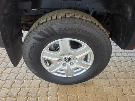 2025-Volkswagen-Amarok-20-TDI-125kW-Life-Auto-Double-Cab_10