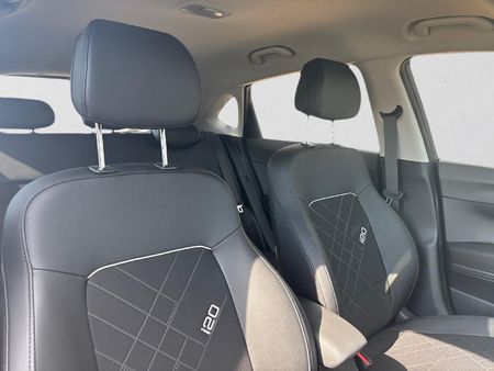 2026-Hyundai-i20-12-Premium_15