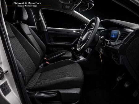 2024-Volkswagen-Polo-10-TSI_16