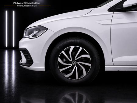 2024-Volkswagen-Polo-10-TSI_23